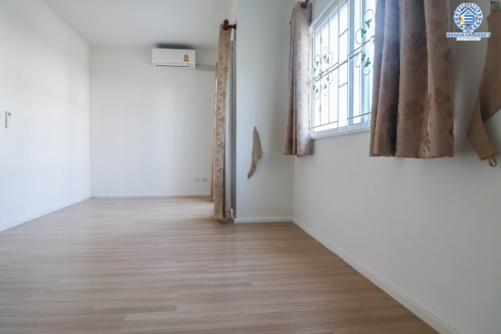 *****ทาวน์เฮ้าส์มือสองย่านนนทบุรี ม.แกรนด์พลีโน่ รัตนาธิเบศร์ บนเนื้อที่ 18 ตร.ว. ฟังก์ชัน 3 ห้องนอน 2 ห้องน้ำ 1 ที่จอดรถ บ้านสวย พร้อมอยู่ แถมฟรี! 1 เครื่องปรับอากาศ ทำเลดี เชื่อมต่อถ.ติวานนท์, ถ.รัตนาธิเบศร์, ถ.นครอินทร์, ถ.ราชพฤกษ์ ใกล้รถไฟฟ้าสายสีม่วง "สถานีบางพลู"